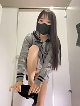 Snapshot of Asia-Lynn chatting on 12/03/25, 01:21 Asia-Lynn online show from 12/03/25, 01:21