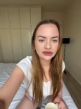 ElenaRebelle online show from 04/02/26, 06:09