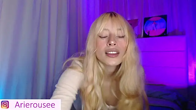 Snapshot of arie_rousee_sub chatting on 02/12/26, 01:49 arie rousee sub online show from 02/12/26, 01:49