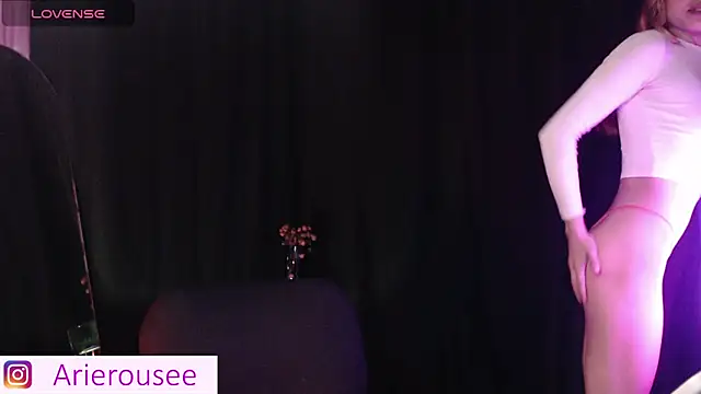 Snapshot of arie_rousee_sub chatting on 09/23/25, 12:50 arie rousee sub online show from 09/23/25, 12:50