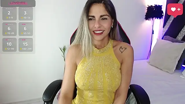 Snapshot of blonde_cat15 chatting on 03/10/25, 03:45 blonde cat15 online show from 03/10/25, 03:45