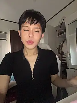 Plaxtique online show from 12/23/25, 05:40