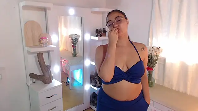  Kim  M online show from 11/12/25, 12:09