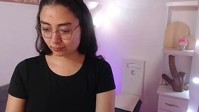  Kim  M online show from 11/18/25, 03:15