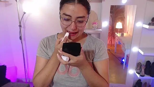  Kim  M online show from 11/24/25, 12:38