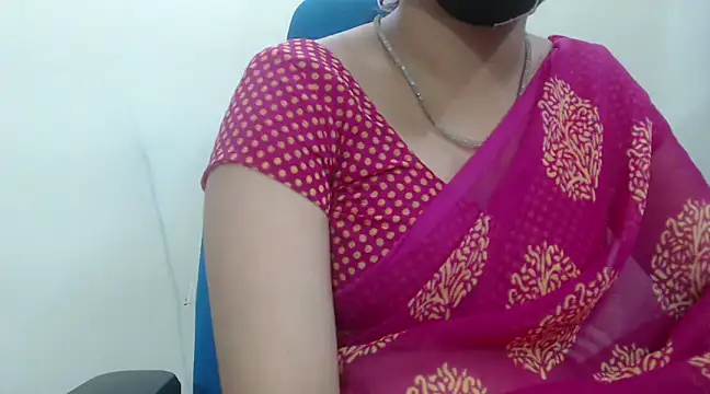 Snapshot of Lovely_Siri_23 chatting on 03/19/25, 08:32 Lovely Siri 23 online show from 03/19/25, 08:32