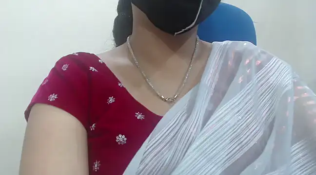 Snapshot of Lovely_Siri_23 chatting on 01/31/25, 01:33 Lovely Siri 23 online show from 01/31/25, 01:33