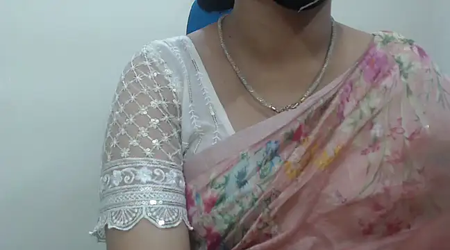 Snapshot of Lovely_Siri_23 chatting on 01/24/25, 08:32 Lovely Siri 23 online show from 01/24/25, 08:32