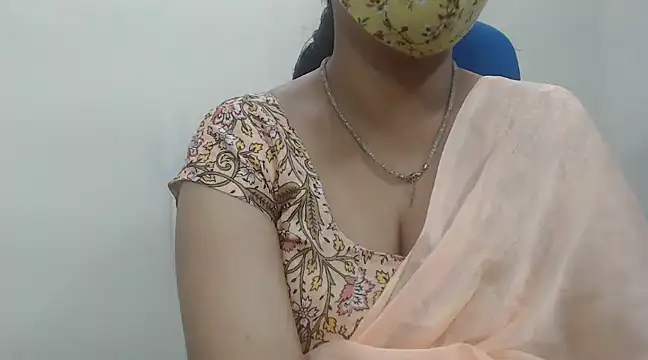Snapshot of Lovely_Siri_23 chatting on 02/20/25, 04:14 Lovely Siri 23 online show from 02/20/25, 04:14