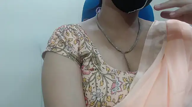 Snapshot of Lovely_Siri_23 chatting on 03/18/25, 08:39 Lovely Siri 23 online show from 03/18/25, 08:39