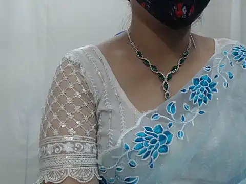 Lovely Siri 23 online show from 12/04/25, 07:18