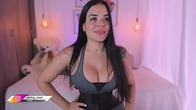 Snapshot of amelie_gonzalez chatting on 12/20/24, 03:53 amelie gonzalez online show from 12/20/24, 03:53