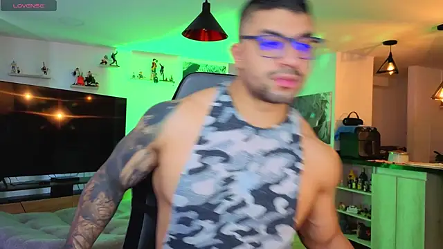 Michael Diamond online show from 10/26/25, 08:09