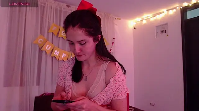 Snapshot of AlissonnFoxx chatting on 02/21/25, 01:55 AlissonnFoxx online show from 02/21/25, 01:55