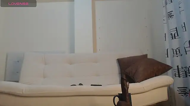 ammarahot7777 online show from 11/23/25, 12:09