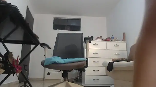 ammarahot7777 online show from 03/28/26, 12:33