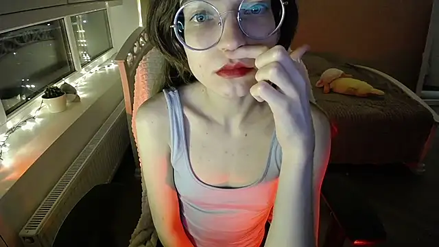 MissLinaDream online show from 04/17/26, 09:17