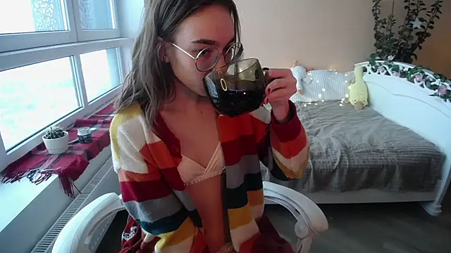 MissLinaDream online show from 02/19/25, 01:50