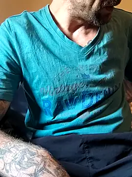 Snapshot of PIercingBoy38 chatting on 09/30/25, 01:50 PIercingBoy38 online show from 09/30/25, 01:50