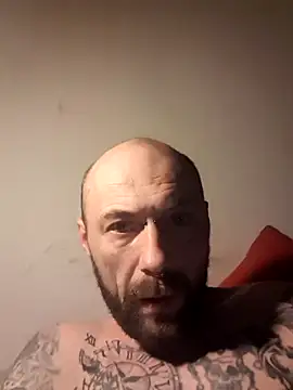 Snapshot of PIercingBoy38 chatting on 02/25/25, 10:42 PIercingBoy38 online show from 02/25/25, 10:42