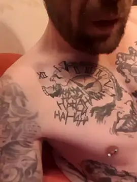 Snapshot of PIercingBoy38 chatting on 03/18/25, 08:26 PIercingBoy38 online show from 03/18/25, 08:26