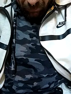 Snapshot of PIercingBoy38 chatting on 10/01/25, 11:36 PIercingBoy38 online show from 10/01/25, 11:36