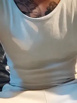 Snapshot of PIercingBoy38 chatting on 09/08/25, 05:56 PIercingBoy38 online show from 09/08/25, 05:56