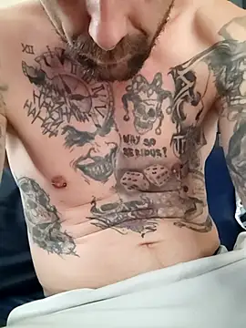 Snapshot of PIercingBoy38 chatting on 09/09/25, 01:42 PIercingBoy38 online show from 09/09/25, 01:42