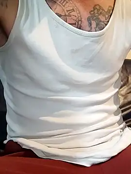 Snapshot of PIercingBoy38 chatting on 10/07/25, 01:45 PIercingBoy38 online show from 10/07/25, 01:45