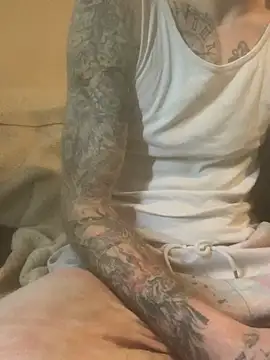 Snapshot of PIercingBoy38 chatting on 02/26/25, 08:28 PIercingBoy38 online show from 02/26/25, 08:28