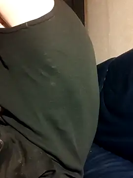 Snapshot of PIercingBoy38 chatting on 10/03/25, 03:09 PIercingBoy38 online show from 10/03/25, 03:09