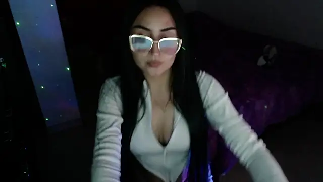 Tiffani Williams online show from 03/03/26, 11:56