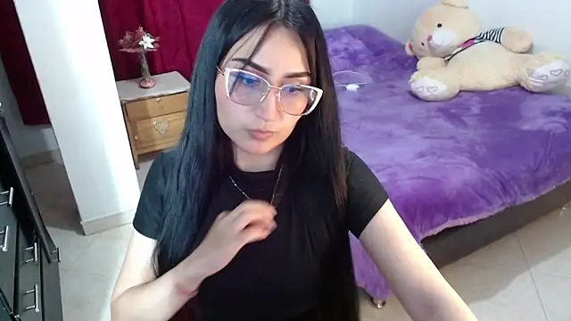 Tiffani Williams online show from 04/14/26, 12:59