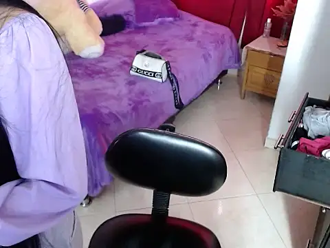 Tiffani Williams online show from 03/18/26, 08:32