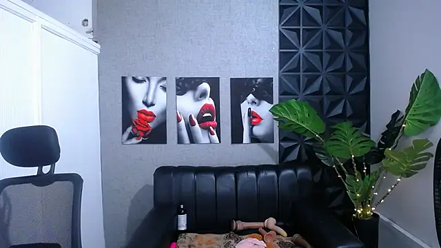 Valentinaa mature online show from 04/09/26, 06:19