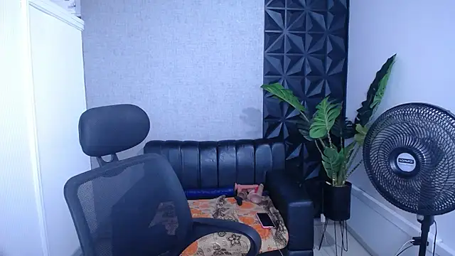 Valentinaa mature online show from 03/25/26, 10:19