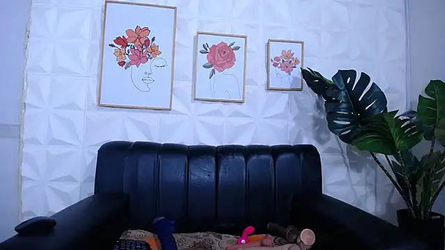 Valentinaa mature online show from 03/24/26, 07:25