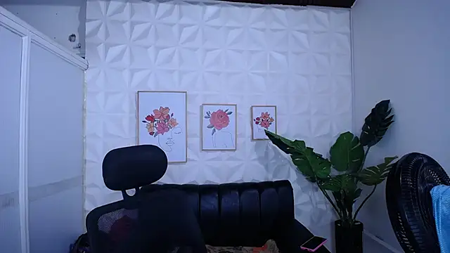 Valentinaa mature online show from 11/26/25, 12:21