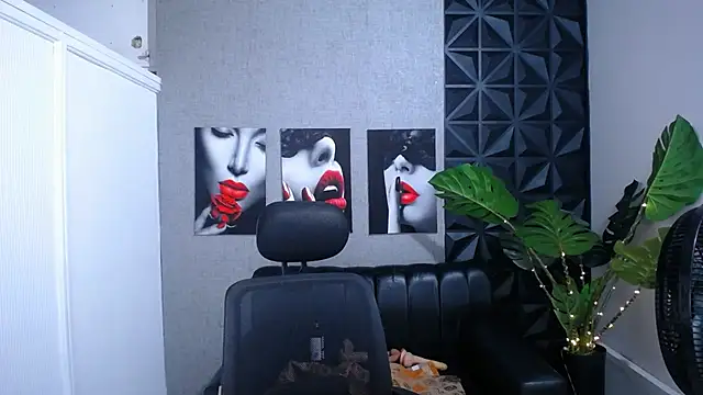 Valentinaa mature online show from 04/08/26, 09:33