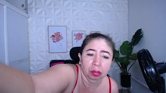 Valentinaa mature online show from 11/17/25, 11:31