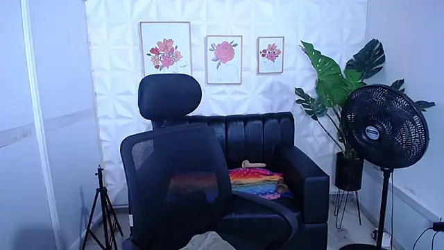 Valentinaa mature online show from 10/28/25, 10:25