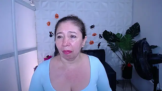 Snapshot of Valentinaa_mature chatting on 10/07/25, 07:04 Valentinaa mature online show from 10/07/25, 07:04