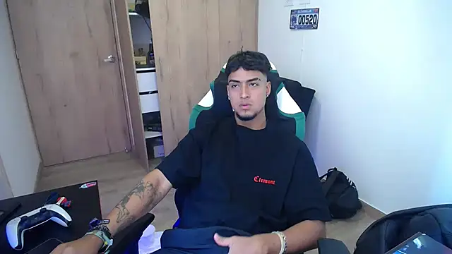 Snapshot of matias_bianco chatting on 09/18/25, 07:06 matias bianco online show from 09/18/25, 07:06