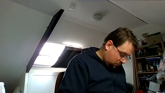 rdewaard81 online show from 10/31/25, 10:34