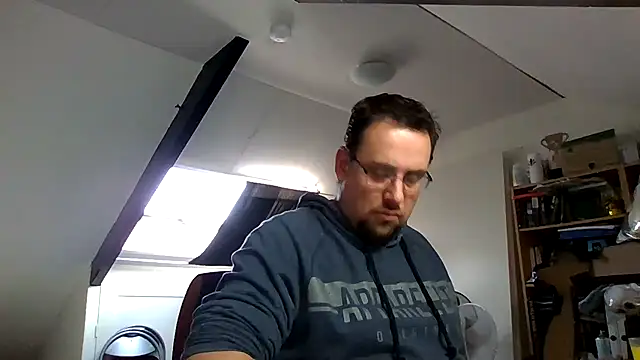 rdewaard81 online show from 11/12/25, 12:31