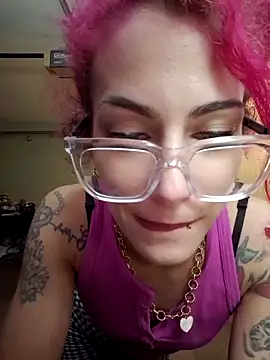 Snapshot of petiteDollface chatting on 09/22/25, 01:33 petiteDollface online show from 09/22/25, 01:33