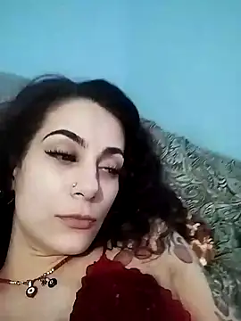 Snapshot of petiteDollface chatting on 12/23/24, 04:33 petiteDollface online show from 12/23/24, 04:33