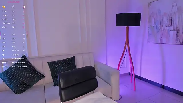 Snapshot of LizzHamilton__ chatting on 10/12/25, 07:15 LizzHamilton online show from 10/12/25, 07:15