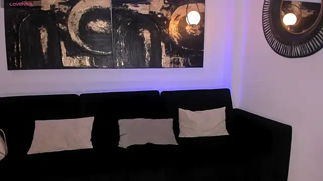 LizzHamilton   online show from 03/03/26, 09:00