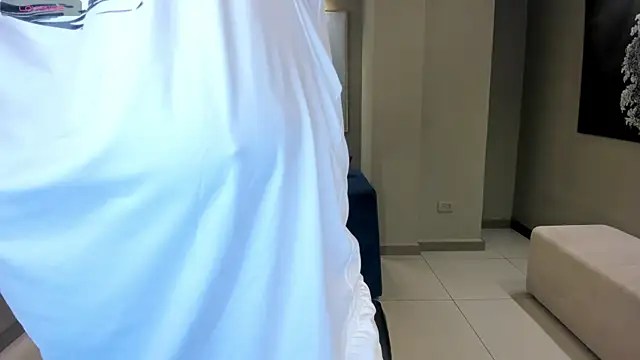 LizzHamilton   online show from 03/25/26, 01:54